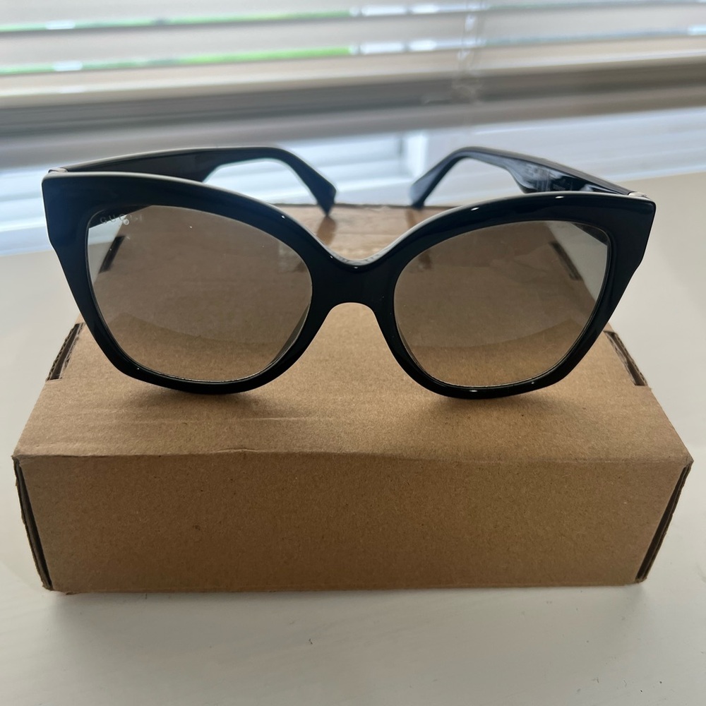Gucci Black Cat-Eye Sunglasses